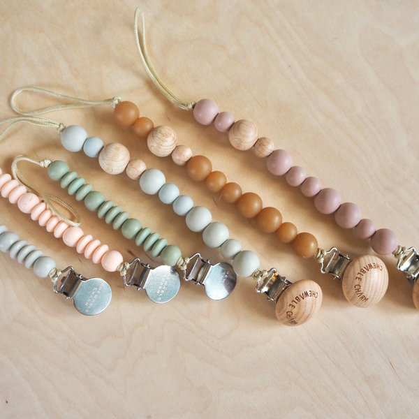 Chewable Charm - Classic Pacifier Clip - Wood + Natural Heava Rubber