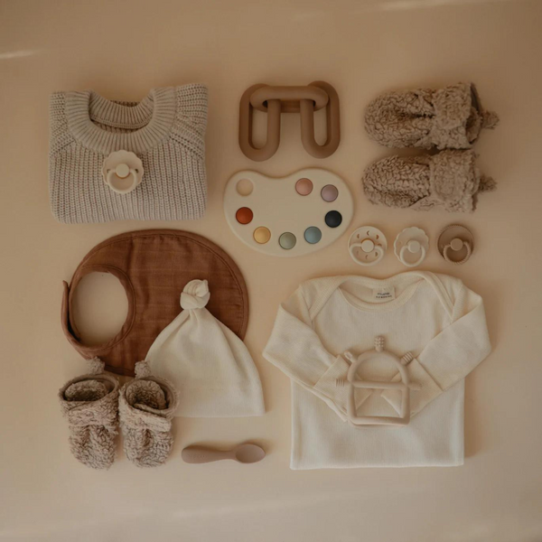 Mushie - Cozy Baby Booties - Oatmeal