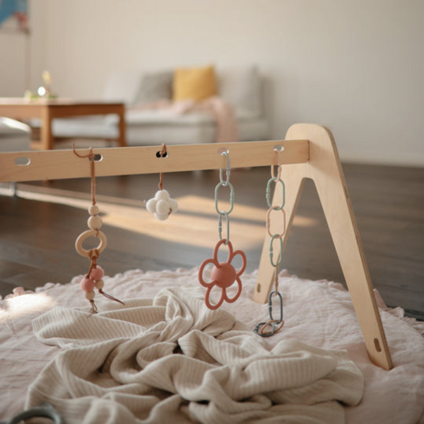 Mushie - Daisy Rattle Teether