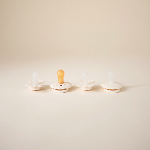 Mushie - FRIGG Baby's First Pacifier 4 Pack- Floral Heart (Cream)