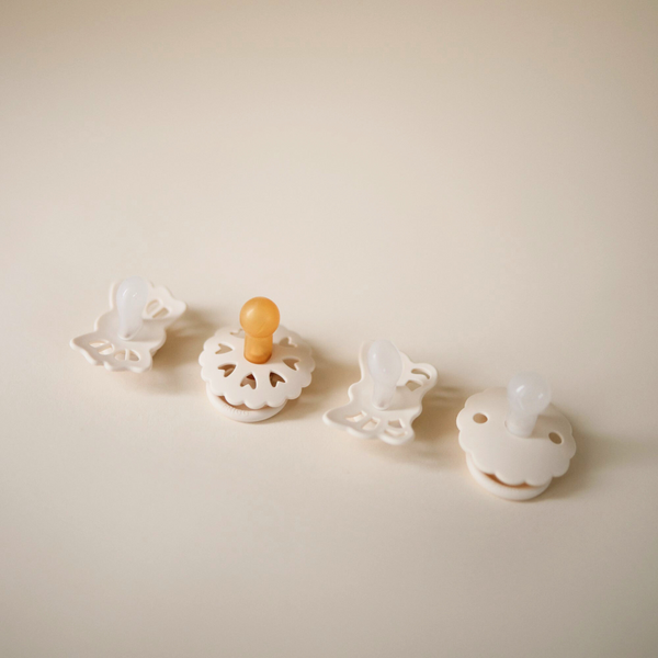 Mushie - FRIGG Baby's First Pacifier 4 Pack- Floral Heart (Cream)