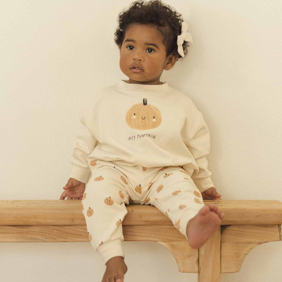 Quincy Mae - Relaxed Fleece Sweatpant - Smiley Pumpkins