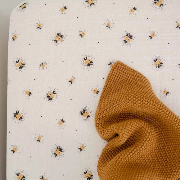 Rose in April - Olivia Fitted Sheet - Apple / Yellow - M