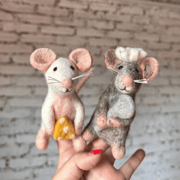 Deer Harbour Design - Chef Mouse Finger Puppet