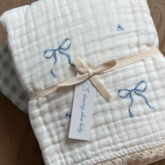 Dreamy Skies Baby - 6 Layer Gauze Blanket - Blue Bows