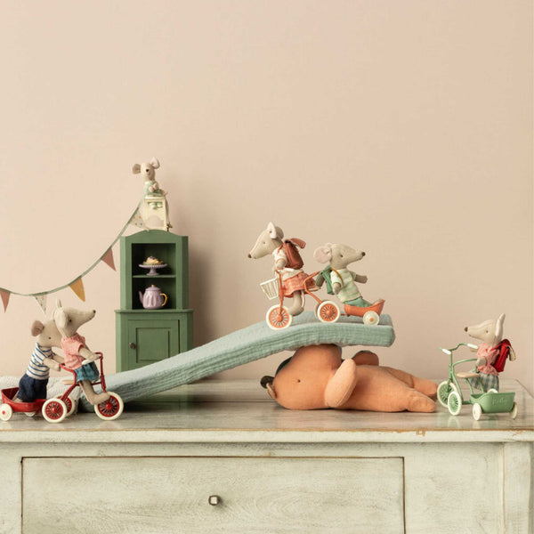 Maileg -  Abri a Tricycle for Mouse - Green