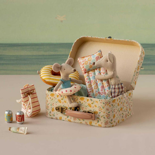 Maileg -  Beach Mouse With Air Mattress, Flower - Dad