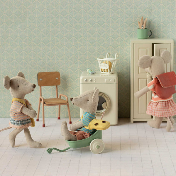 Maileg -  Beach Mouse With Air Mattress, Flower - Dad