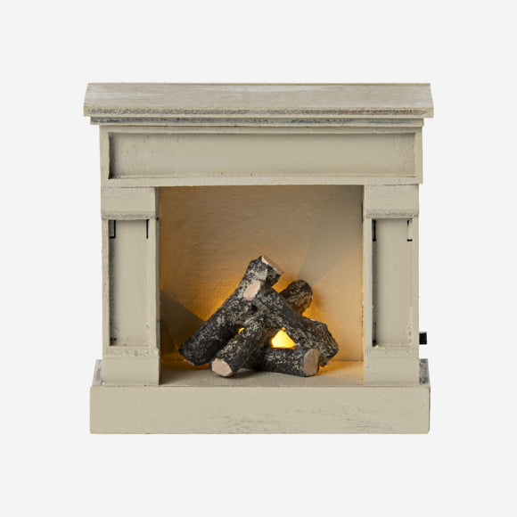 Maileg - Fireplace - Mouse - Off White