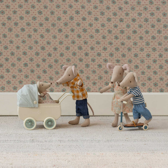 Maileg - Pram with Baby Mouse - Mint