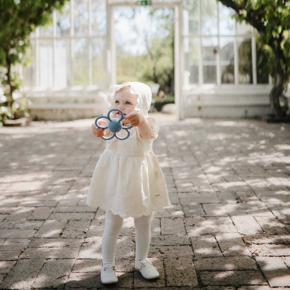 Mushie - Daisy Rattle Teether - Faded Denim