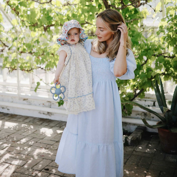 Mushie - Daisy Rattle Teether - Faded Denim