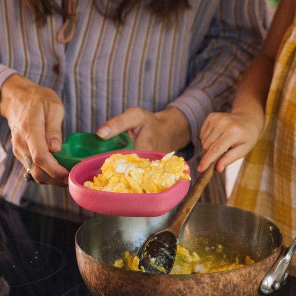 Oli & Carol US - Ramona the Radish Plate & Spoon Set