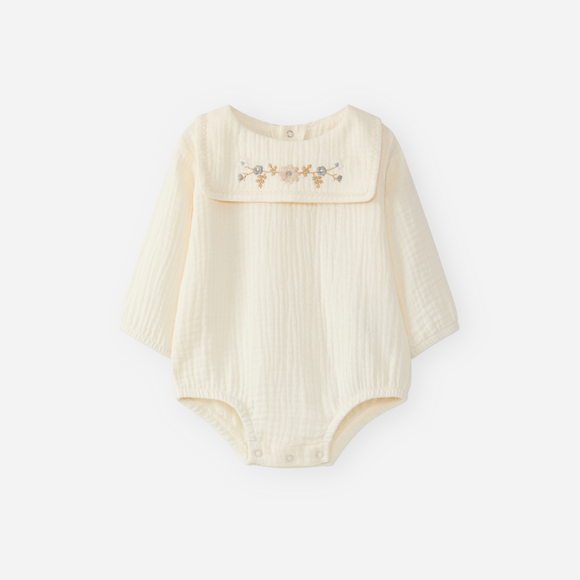 Snug - Organic Cotton Onesie with Wool Yarn Embroidery - Natural