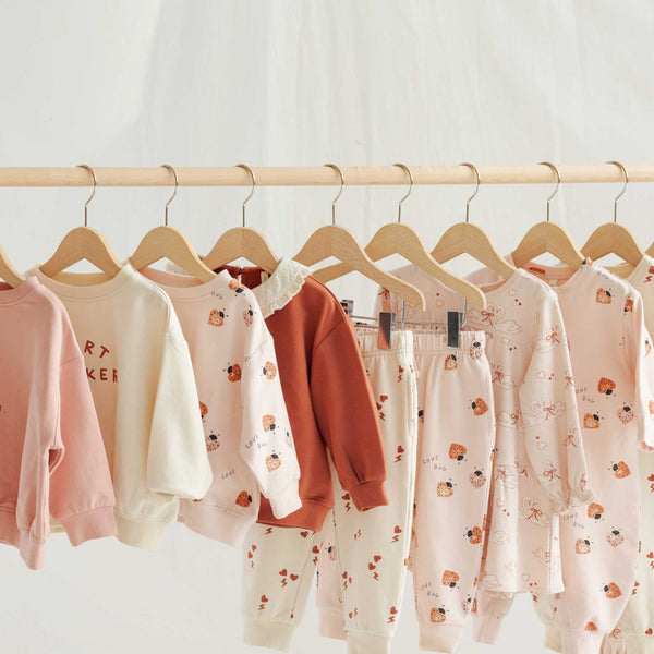 Quincy Mae  - Relaxed Sweatshirt - Heart Breaker