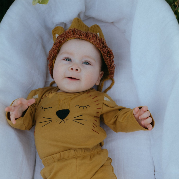 Wild Wawa - Knitted Lion Bonnet