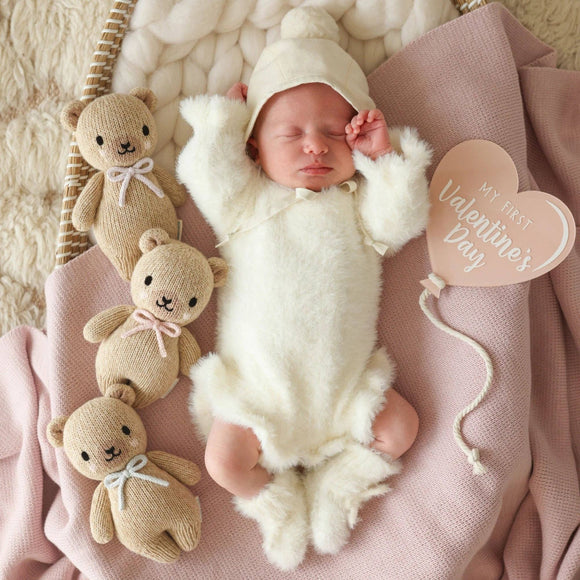 cuddle+kind - Baby honey bear (blush bow)