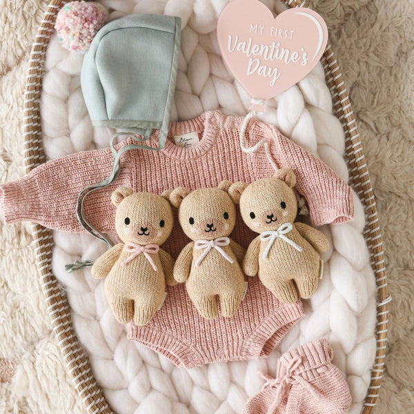 cuddle+kind - Baby honey bear (blush bow)