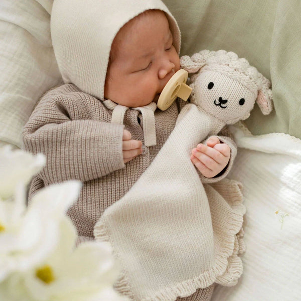 cuddle+kind -  Baby lamb lovey