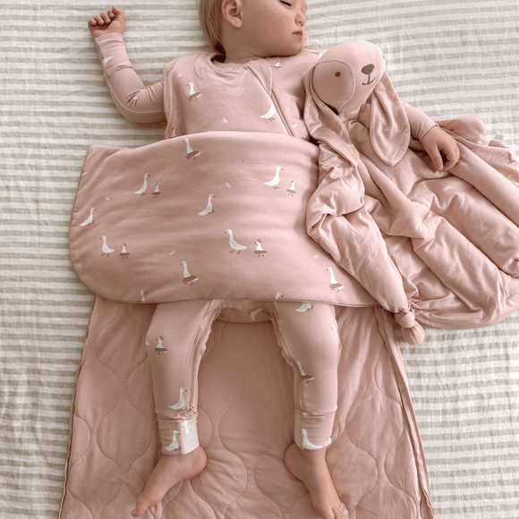 gunamuna - Bamboo Swaddle - 0.5 TOG / Tutu Goose