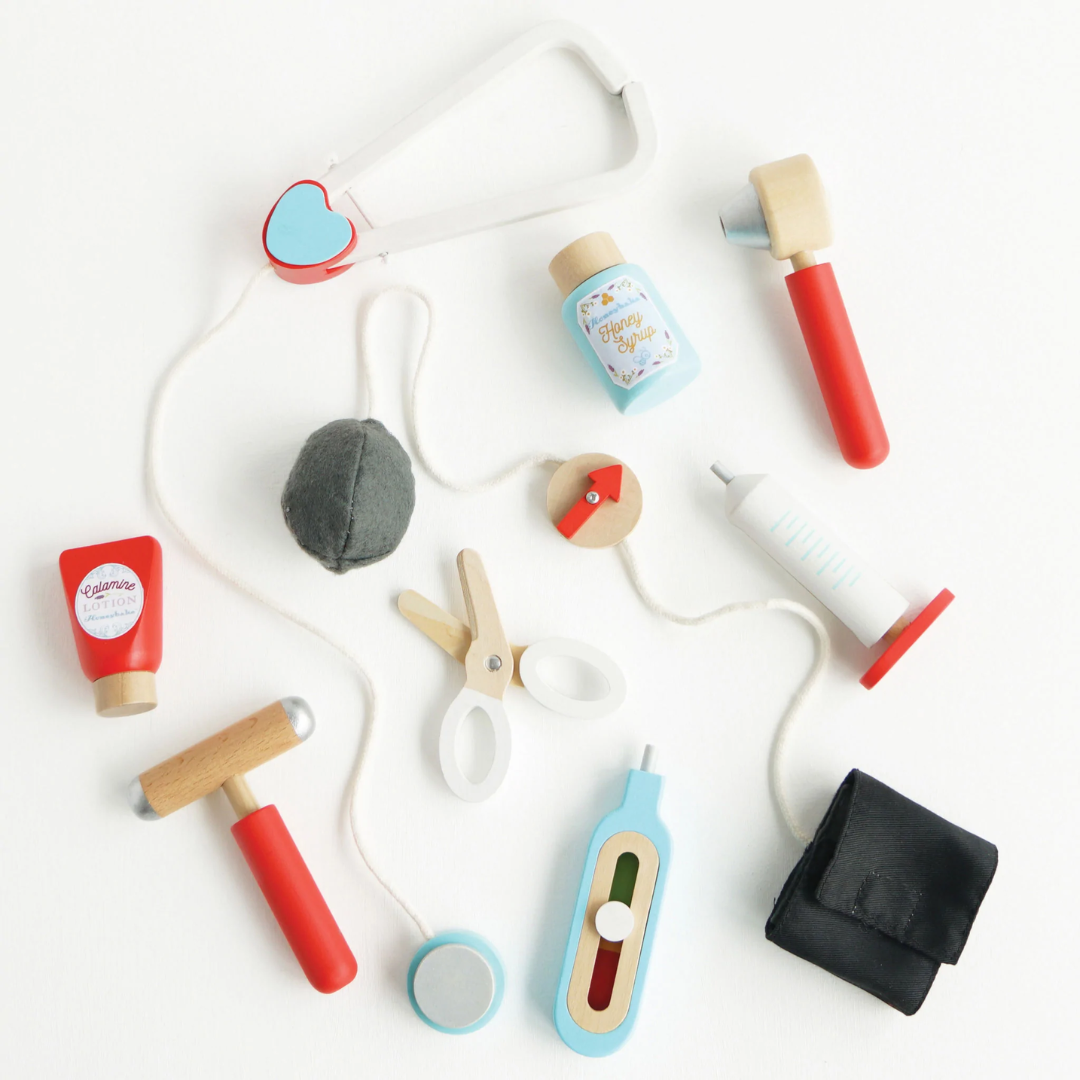 Le Toy Van Pretend Wooden Doctor s Kit Dearly